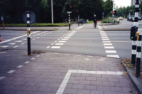 Figure 4-18. Nearside bicycle signals In the Netherlands.