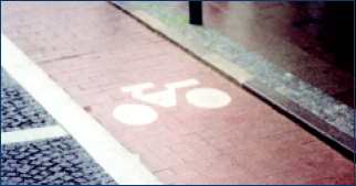 Bike lane separated with color coding, Denmark