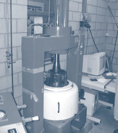 Photo of MLPC Type II gyratory compactor.