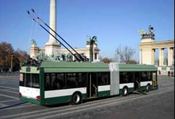 Photo of hybrid trolley bus in Rome.